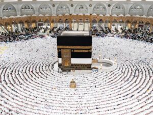 pelerins en etat dihram autour de la kaaba